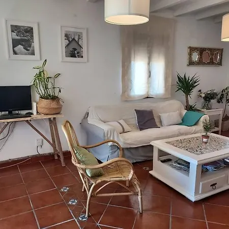 En A Metros Del Puerto Deportivo Apartamento